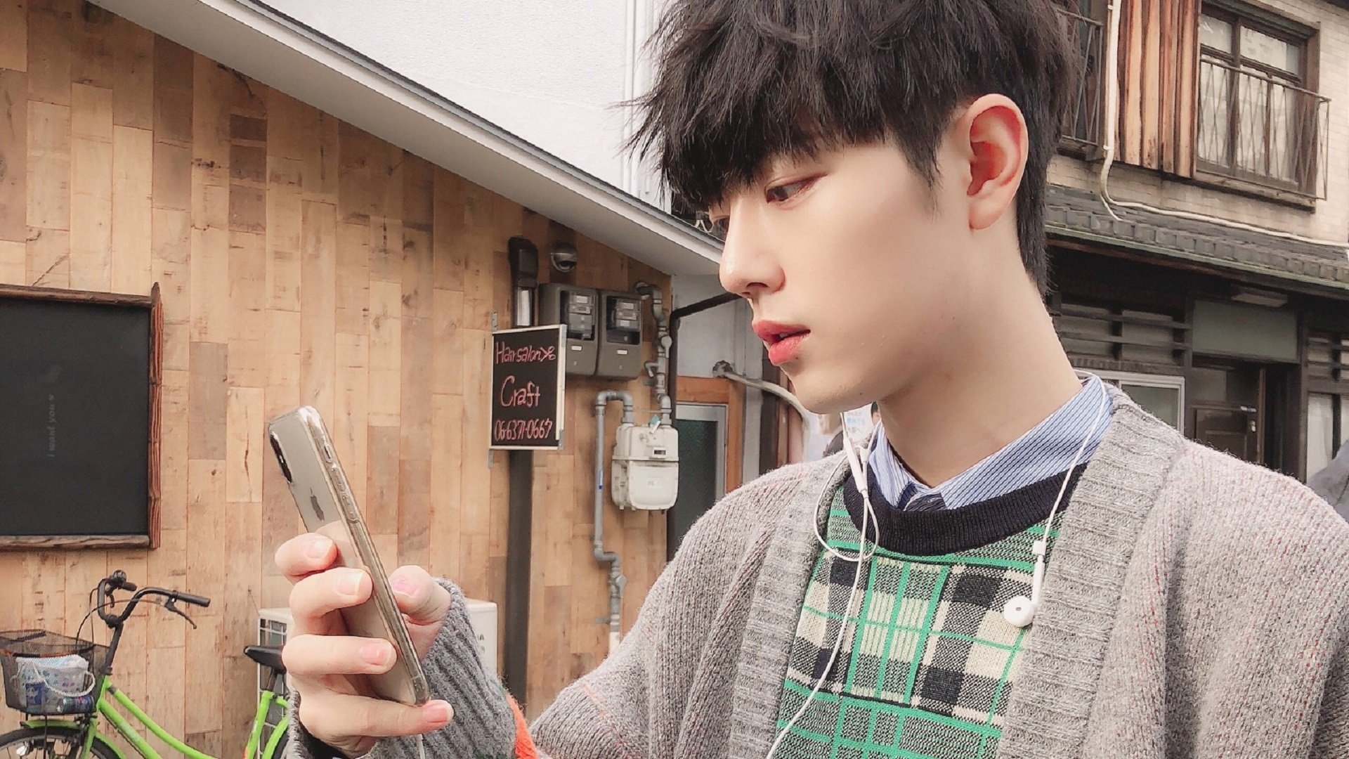 《电子竞技与传统体育的融合：共赢未来》，电子竞技与传统体育的相同点和不同点