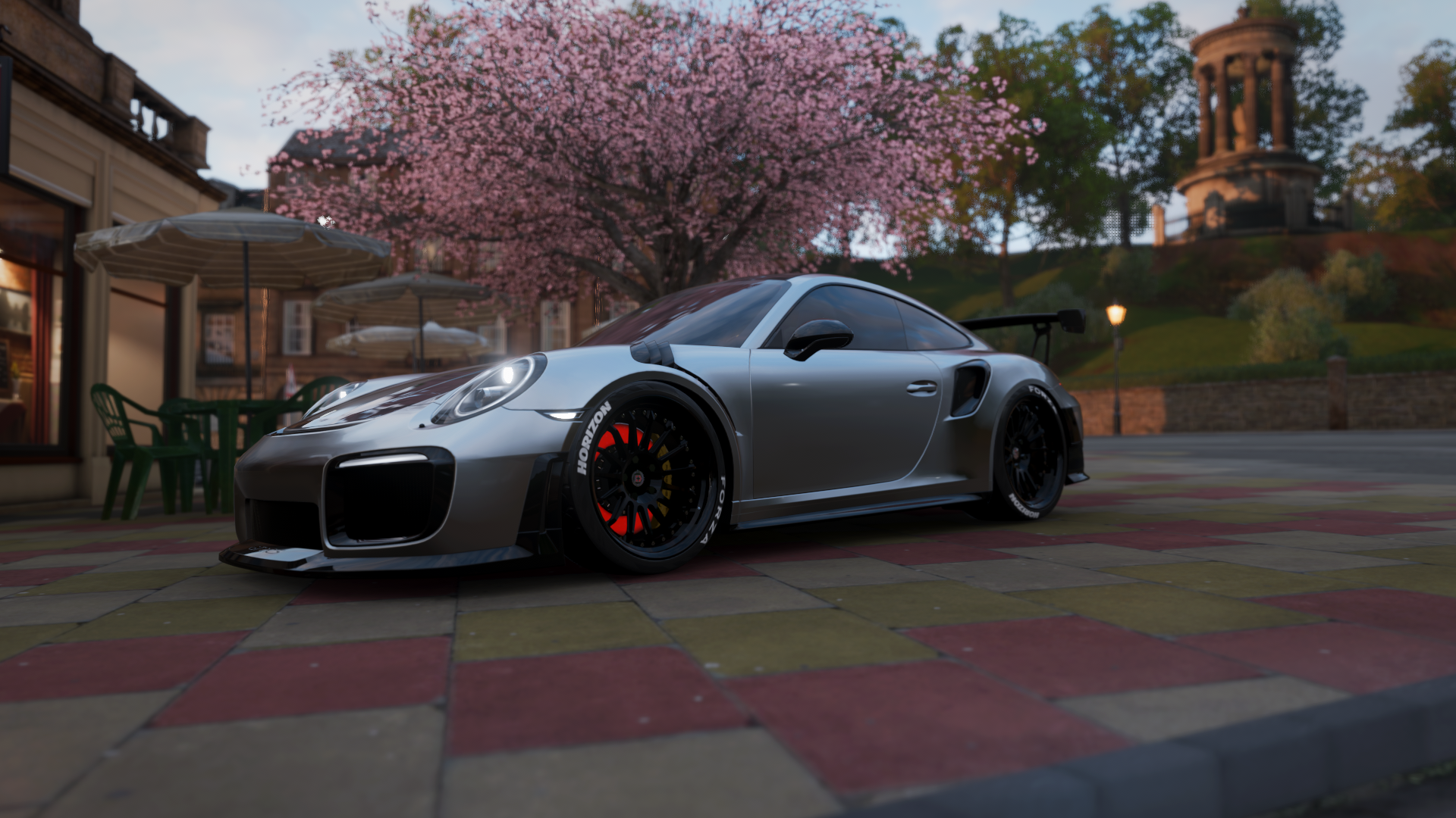 《电子竞技与传统体育的融合：共赢未来》，电子竞技与传统体育的相同点和不同点